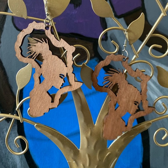 Earrings - Picture 1 of 1